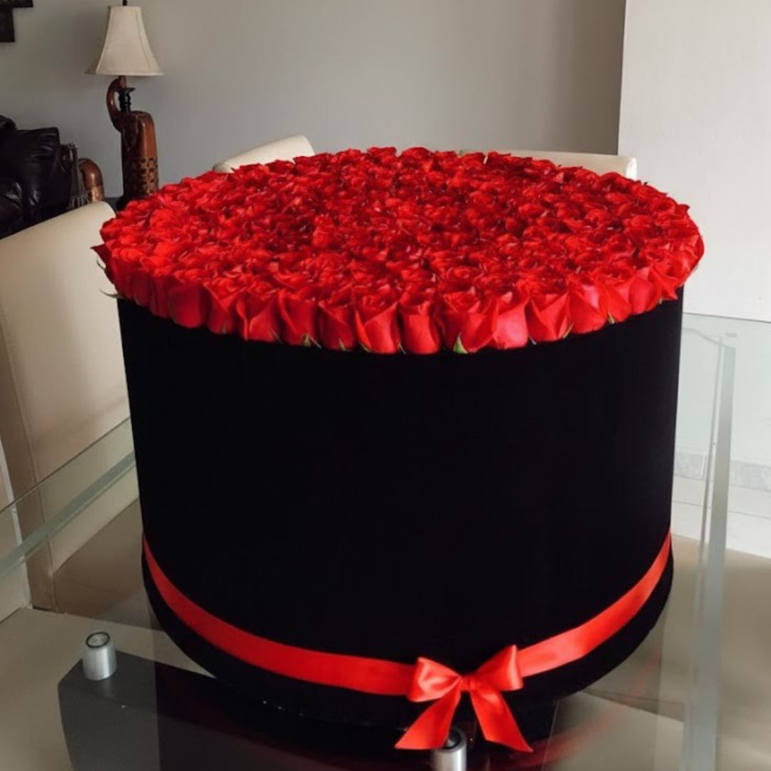 300 Luxury Red Roses with Black Round Box