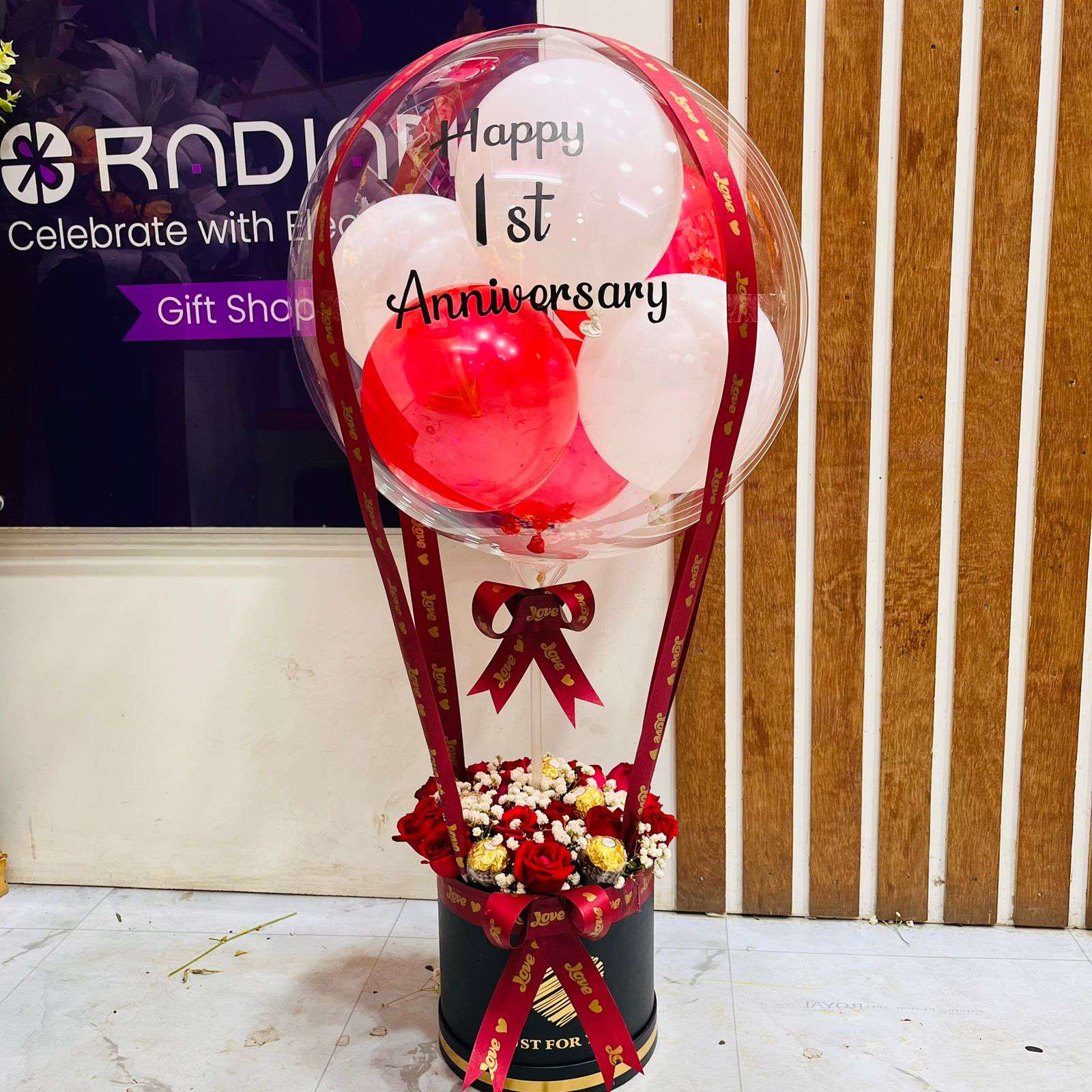 Luxury Balloon Bouquet Red Roses & Ferrero Rocher in Premium Black Box