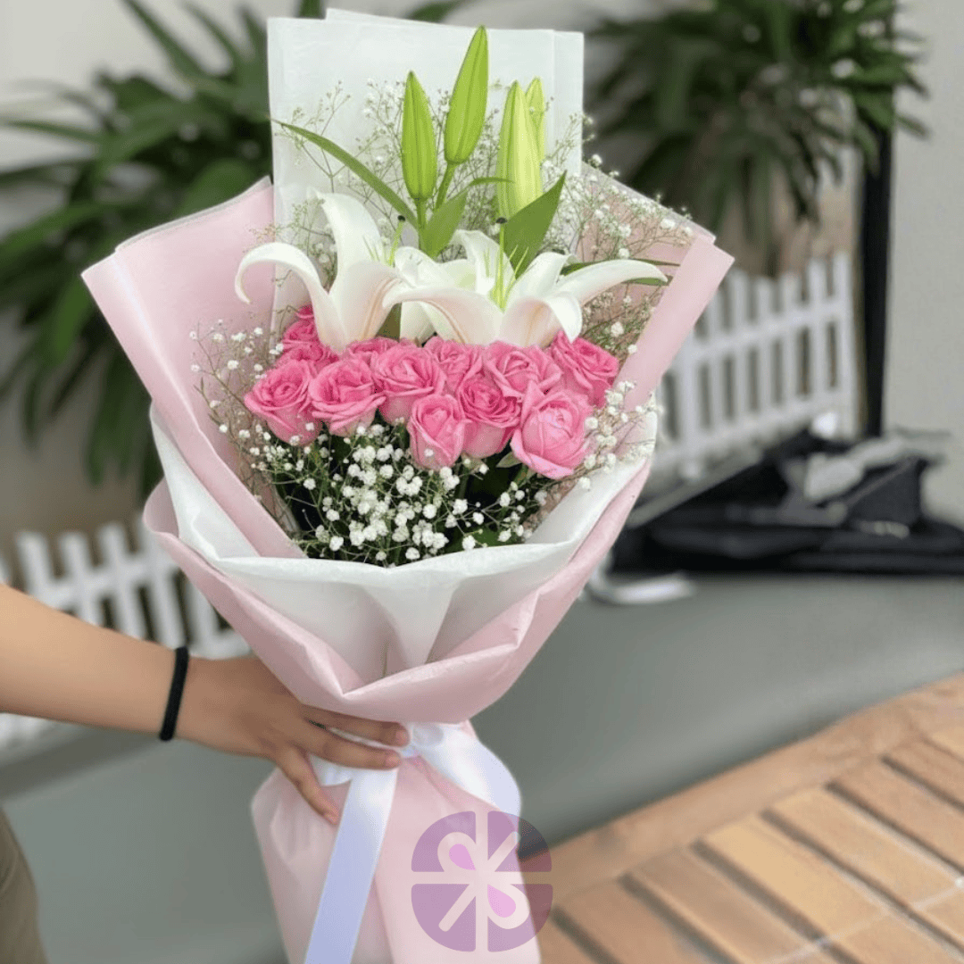 Premium White Lily, Pink Rose & Gypsy Hand Bouquet