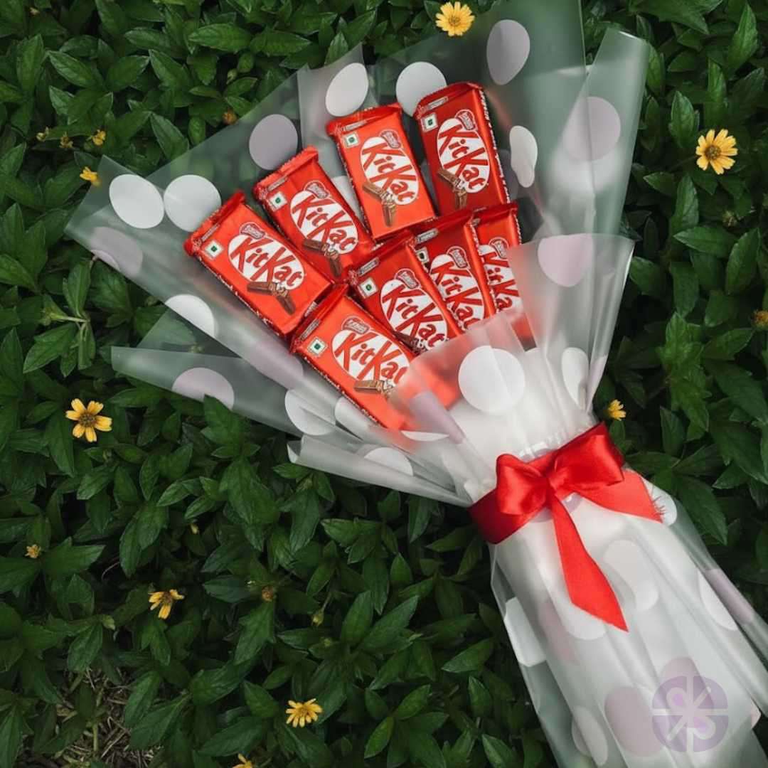 Delight 8-Piece KitKat Bouquet in Transparent Wrap