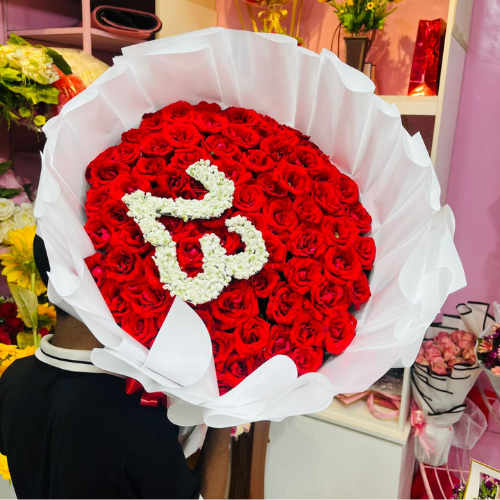 The Romance 100 Red Rose Round Bouquet