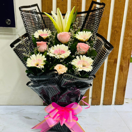 Graceful Bloom Bouquet